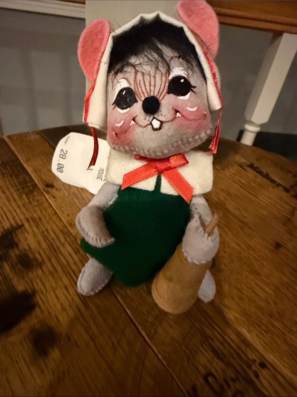 Vintage Colonial Mouse with butter churn -1999 Annalee